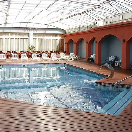 La Terrassa 3*