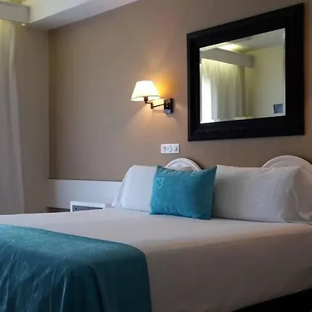 La Terrassa 3*