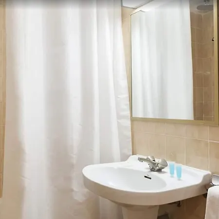 La Terrassa 3*