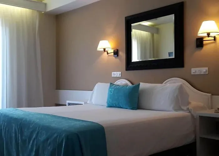 Готель La Terrassa 3*